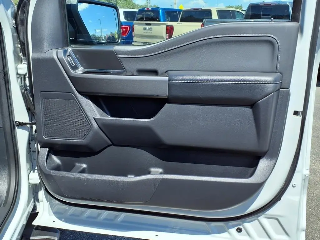 2023 Ford F-150 XLT photo 12