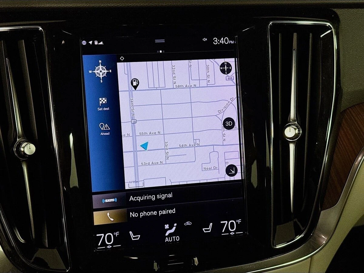 2021 Volvo - image 16