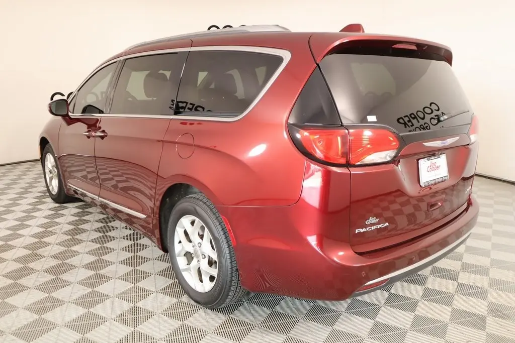 2020 Chrysler Pacifica Limited photo 24