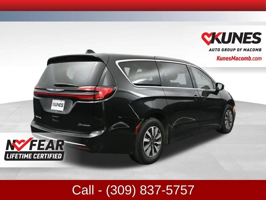 Used 2024 Chrysler Pacifica PHEV Select with VIN 2C4RC1S7XRR103203 for sale in Macomb, IL