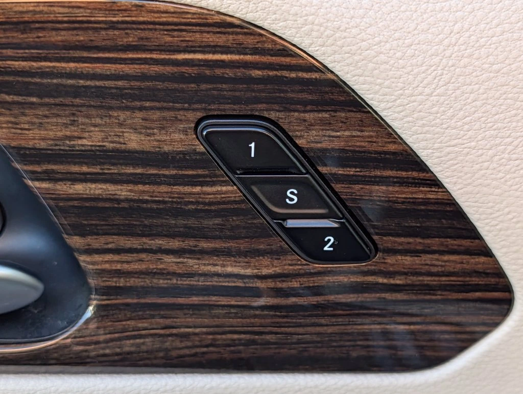 2023 Chrysler Pacifica Hybrid Limited - Photo 22