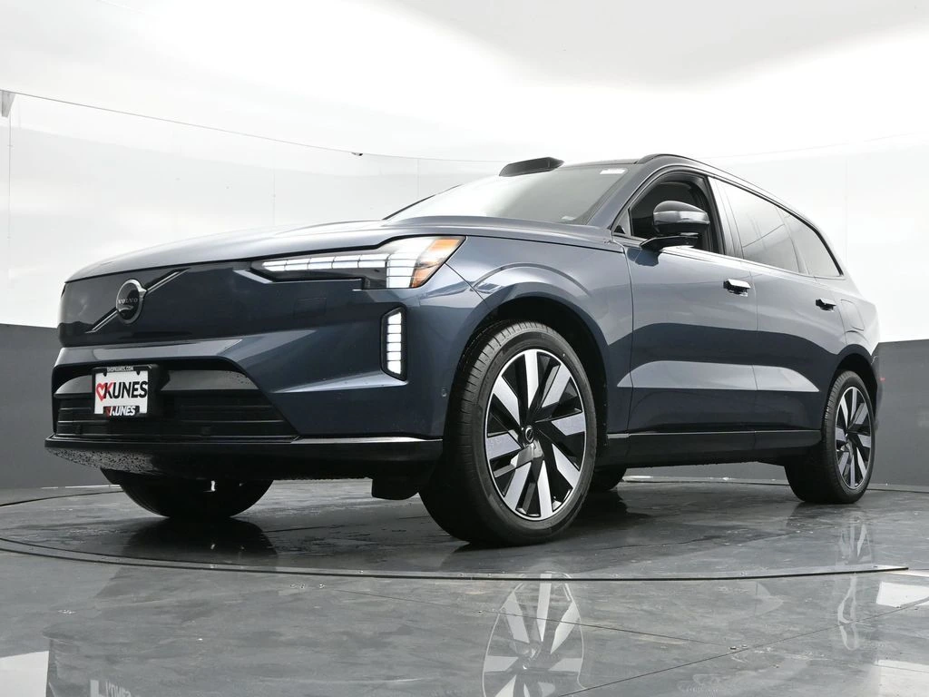 2025 Volvo EX90 Ultra - Photo 36