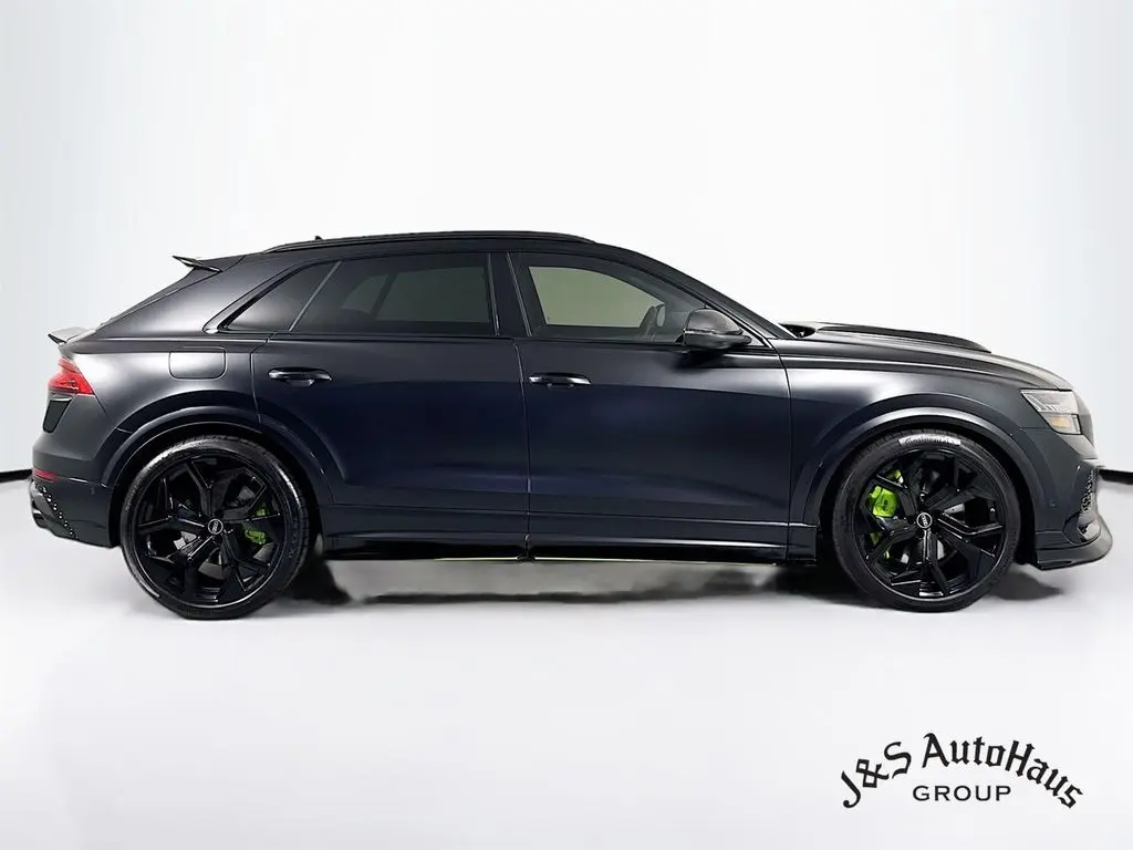 2023 Audi RS Q8 photo 6