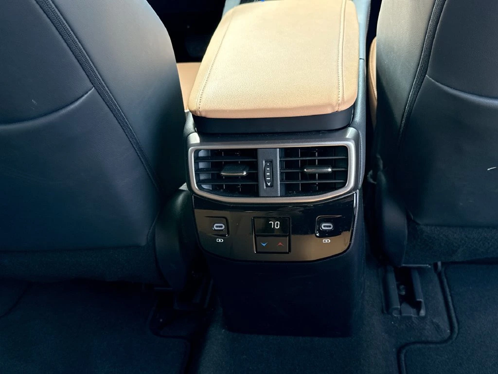 2026 Lexus RX 350 - Photo 18