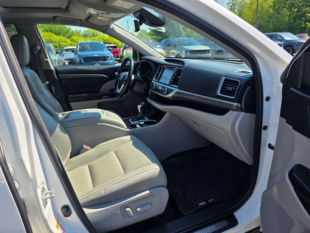 2017 Toyota Highlander Limited - Photo 12