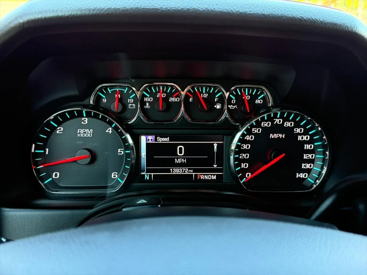 2016 Chevrolet Suburban LT photo 13