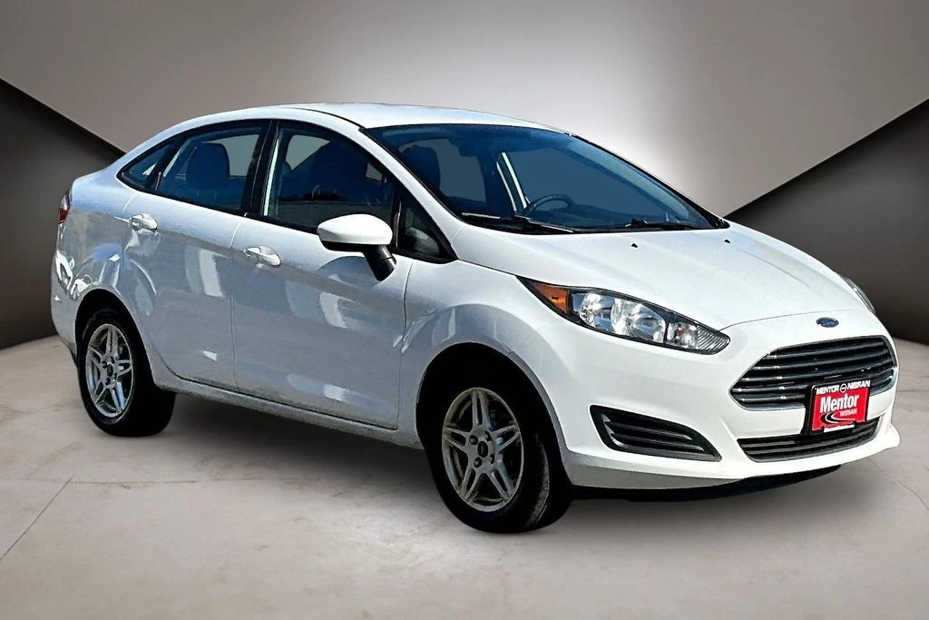 2017 Ford Fiesta SE Sedan's photo