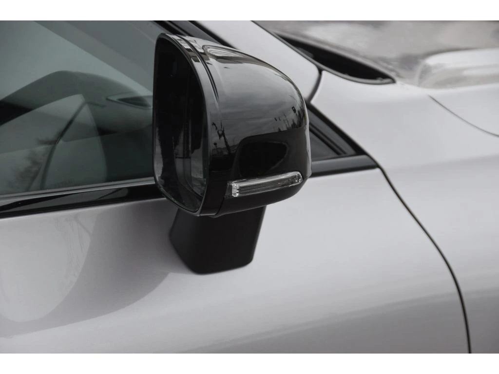 2026 Volvo - image 30