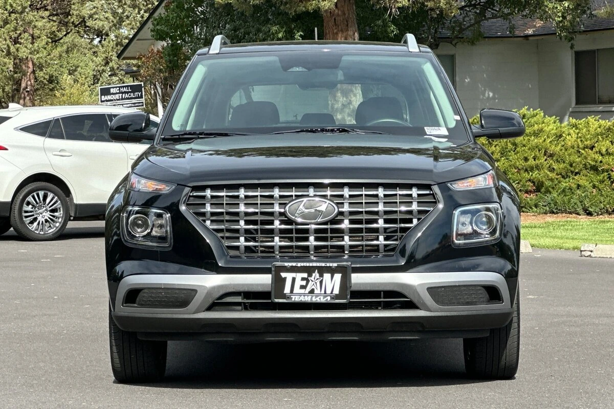 2025 Hyundai Venue SEL - Photo 9