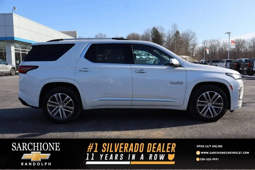 2023 Chevrolet Traverse High Country's photo