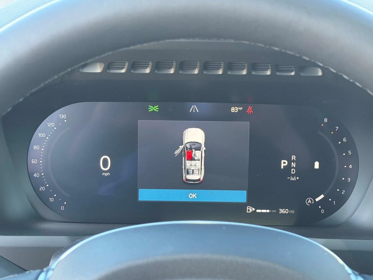 2026 Volvo - image 27