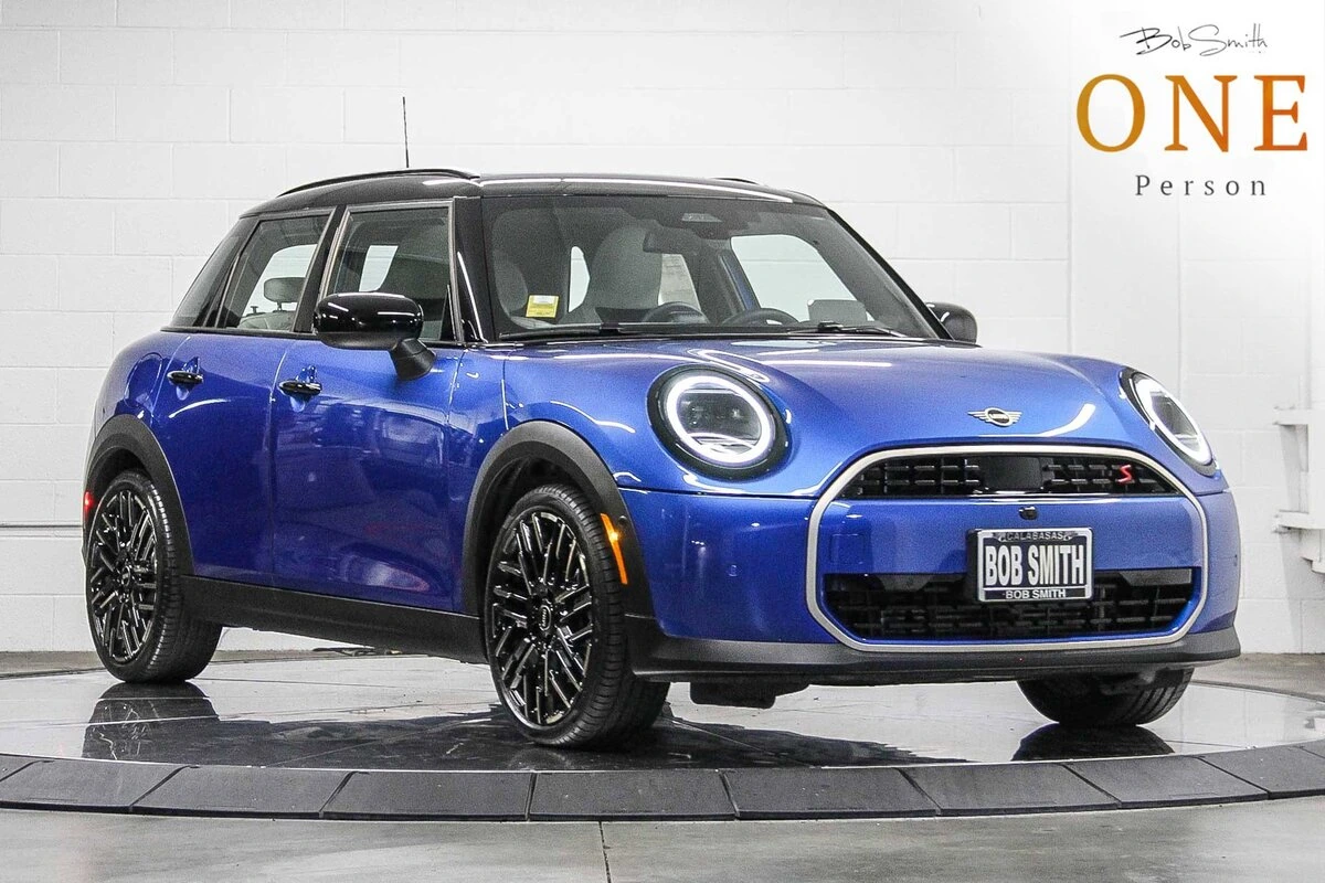 2026 MINI Hardtop Cooper S's photo