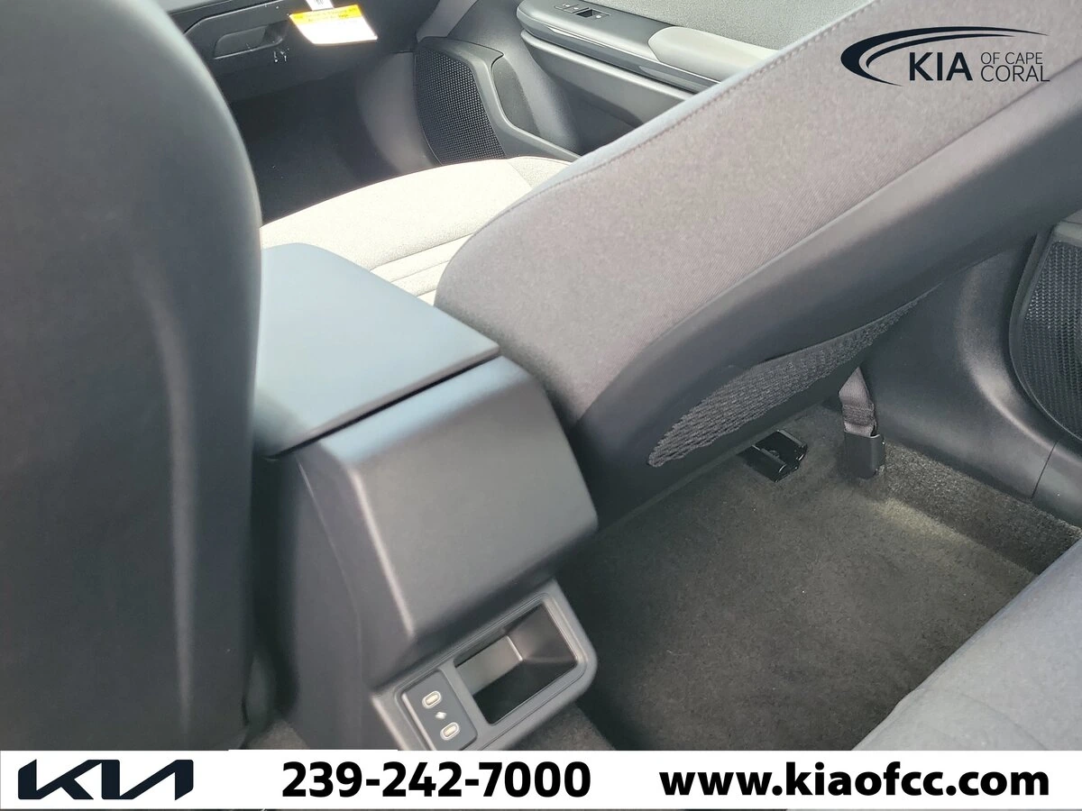 2025 Kia K4 EX - Photo 13