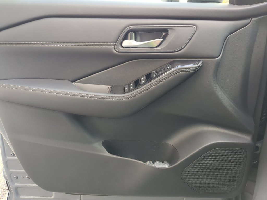 2027 Nissan Rogue Dark Armor