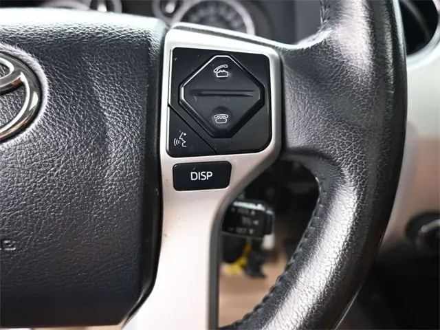 2016 Toyota Tundra Platinum photo 18