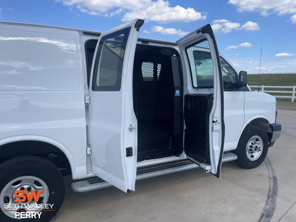 2024 Gmc Savana 2500 Cargo photo 19