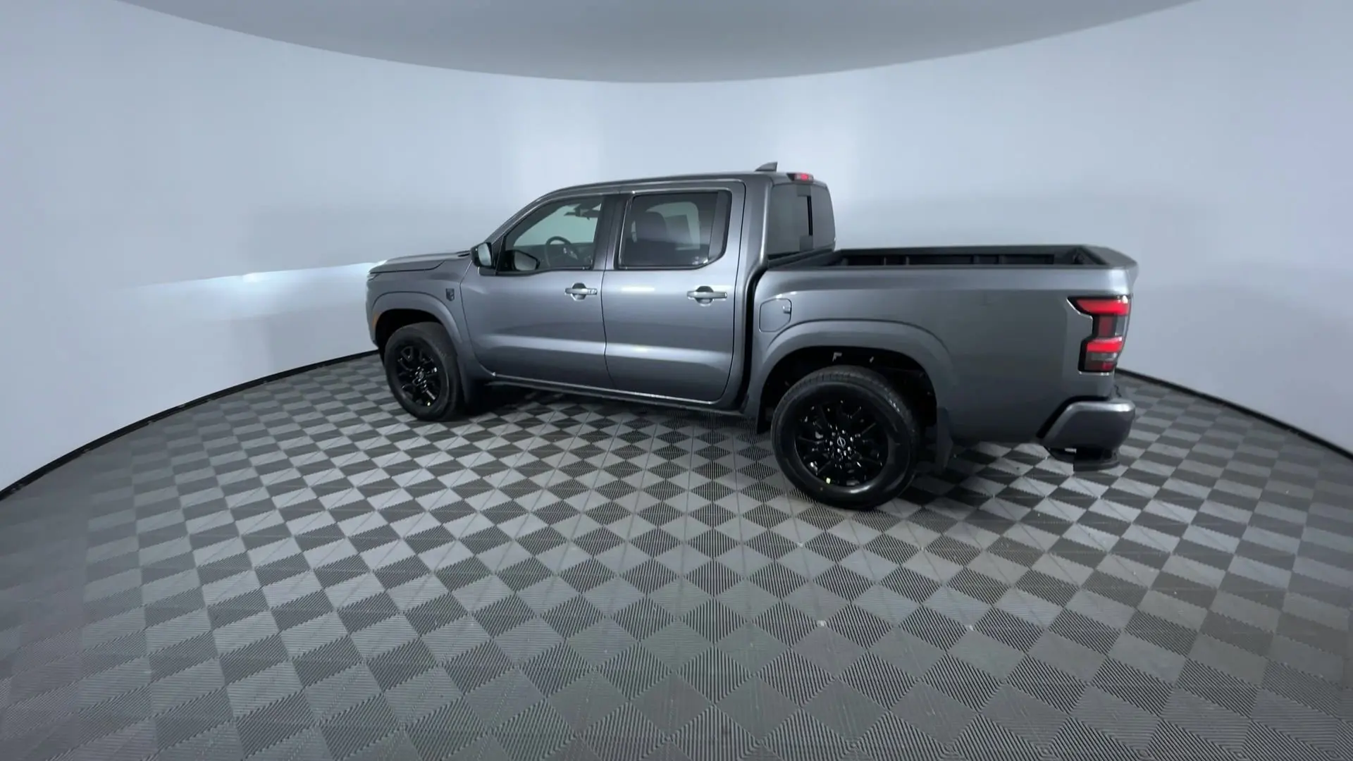 2026 Nissan Frontier Crew Cab SV photo 6