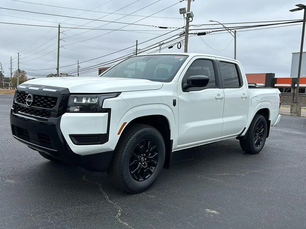 2026 Nissan Frontier SV's photo