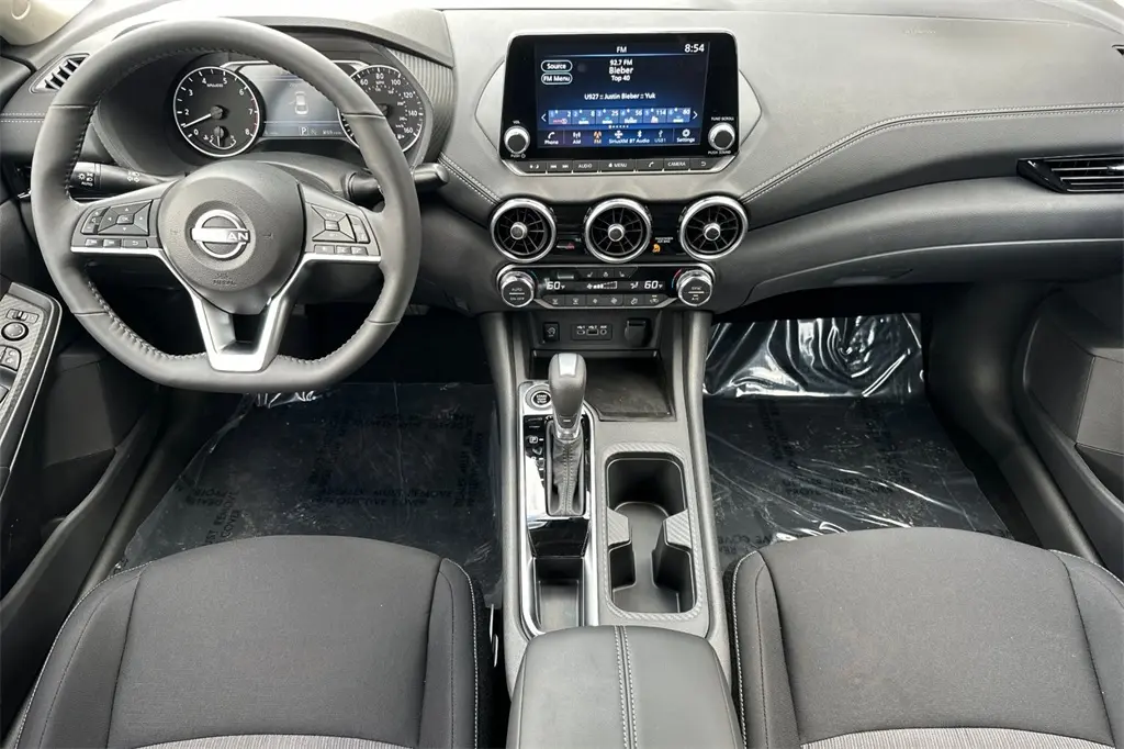 2025 Nissan Sentra SV photo 13