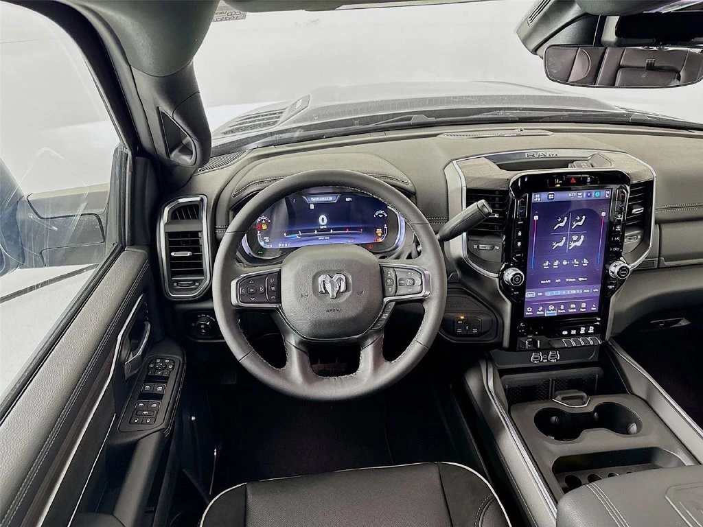 2026 RAM 3500 Laramie - Photo 24