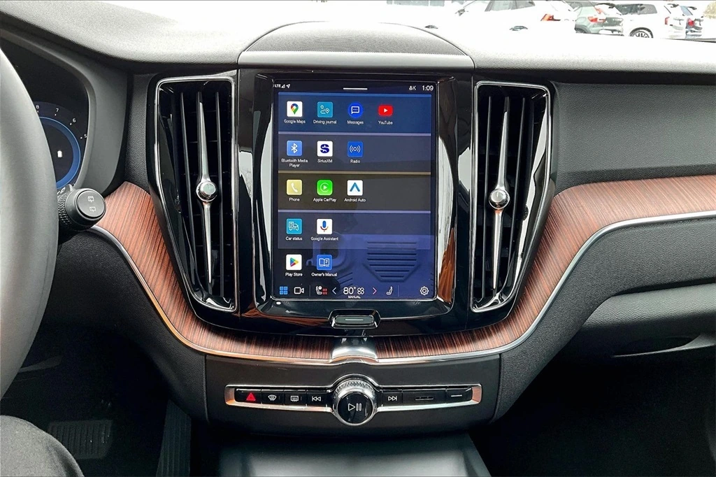 2023 Volvo - image 14