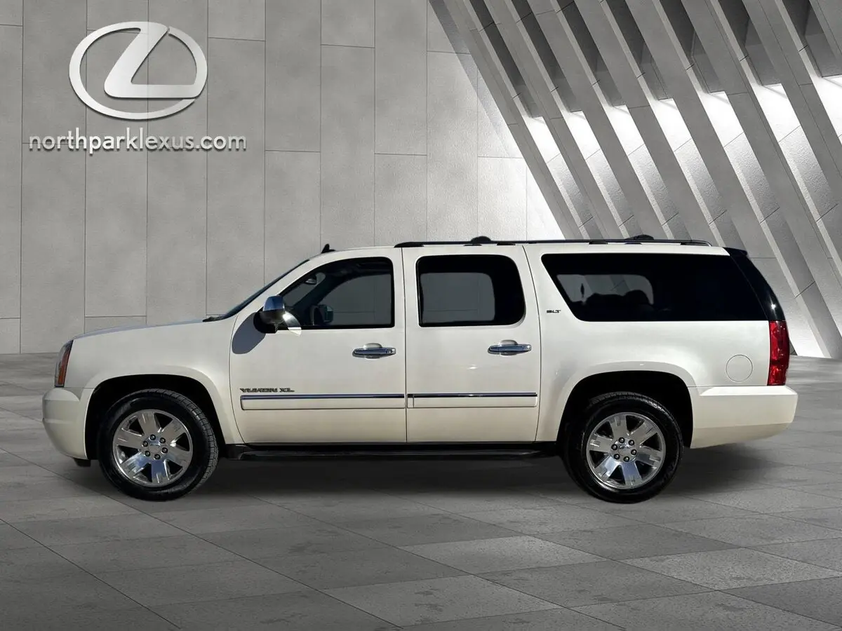 2011 GMC Yukon XL SLT's photo