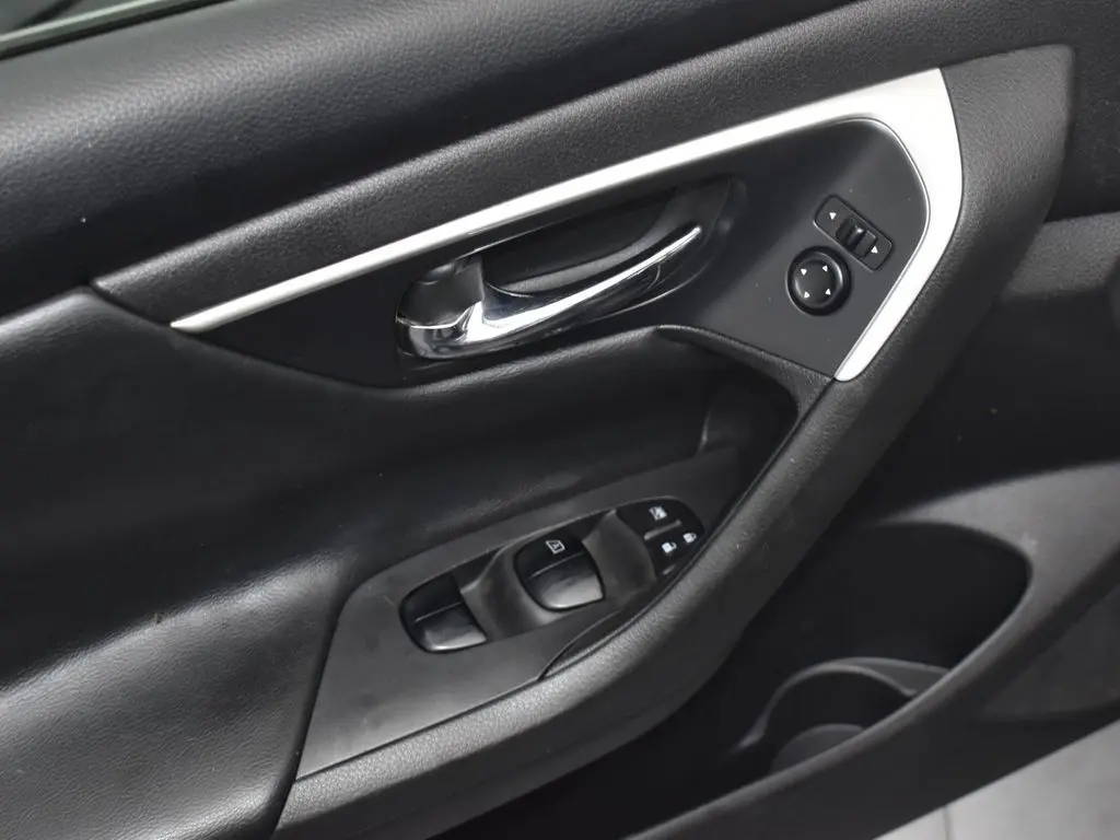 2016 Nissan Altima 2.5 S photo 10