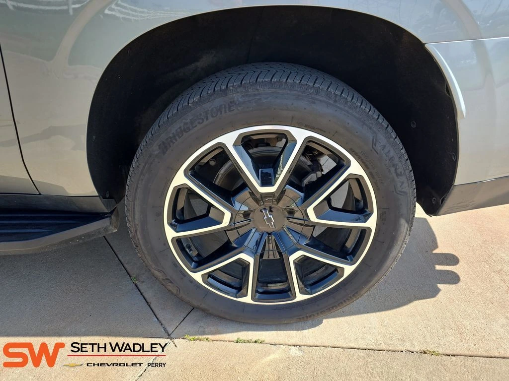 2024 Chevrolet Suburban RST - Photo 33