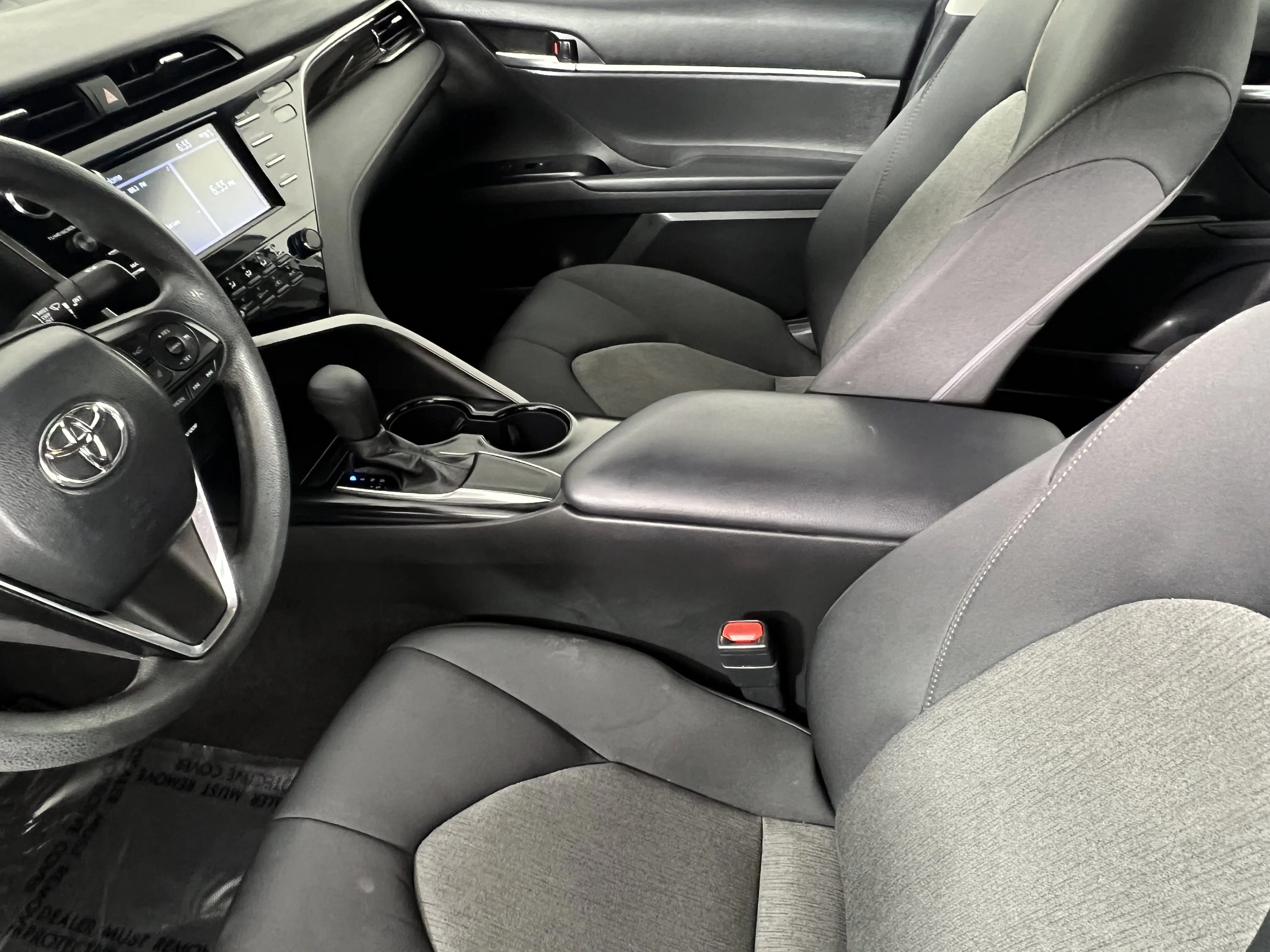 2019 Toyota Camry LE photo 3