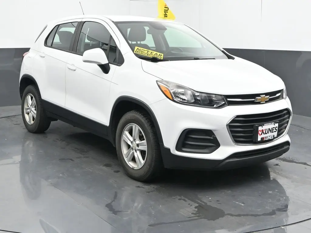 2018 Chevrolet Trax LS photo 3