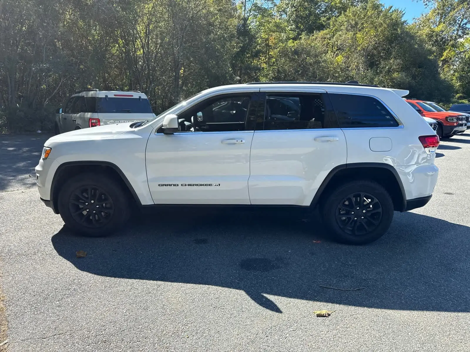 2022 Jeep Grand Cherokee Laredo X photo 3