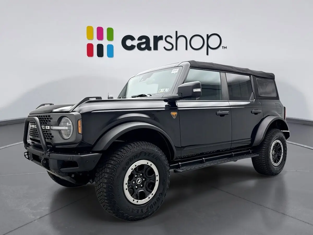2023 Ford Bronco 4-Door Badlands's photo