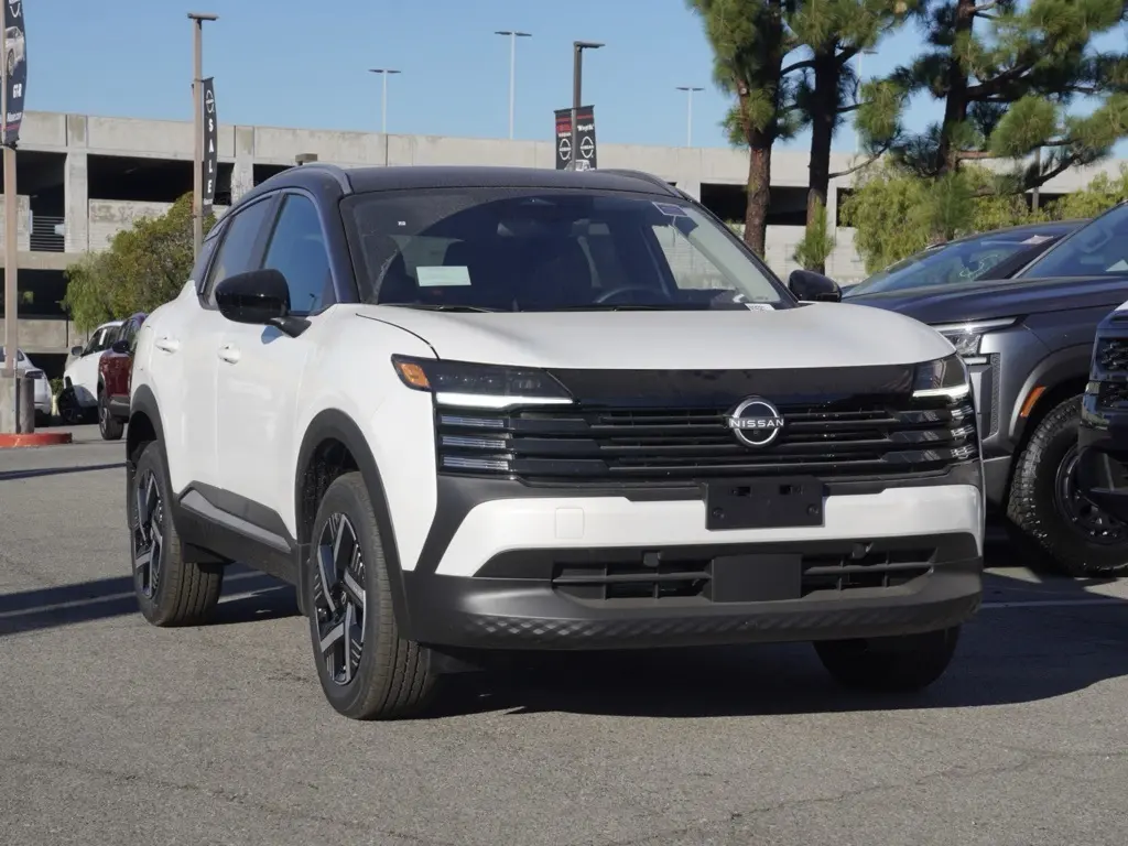 2026 Nissan KICKS SV's photo