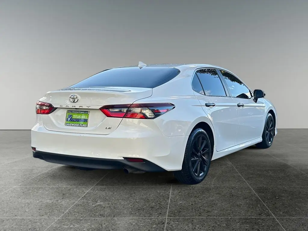 2023 Toyota Camry LE photo 4