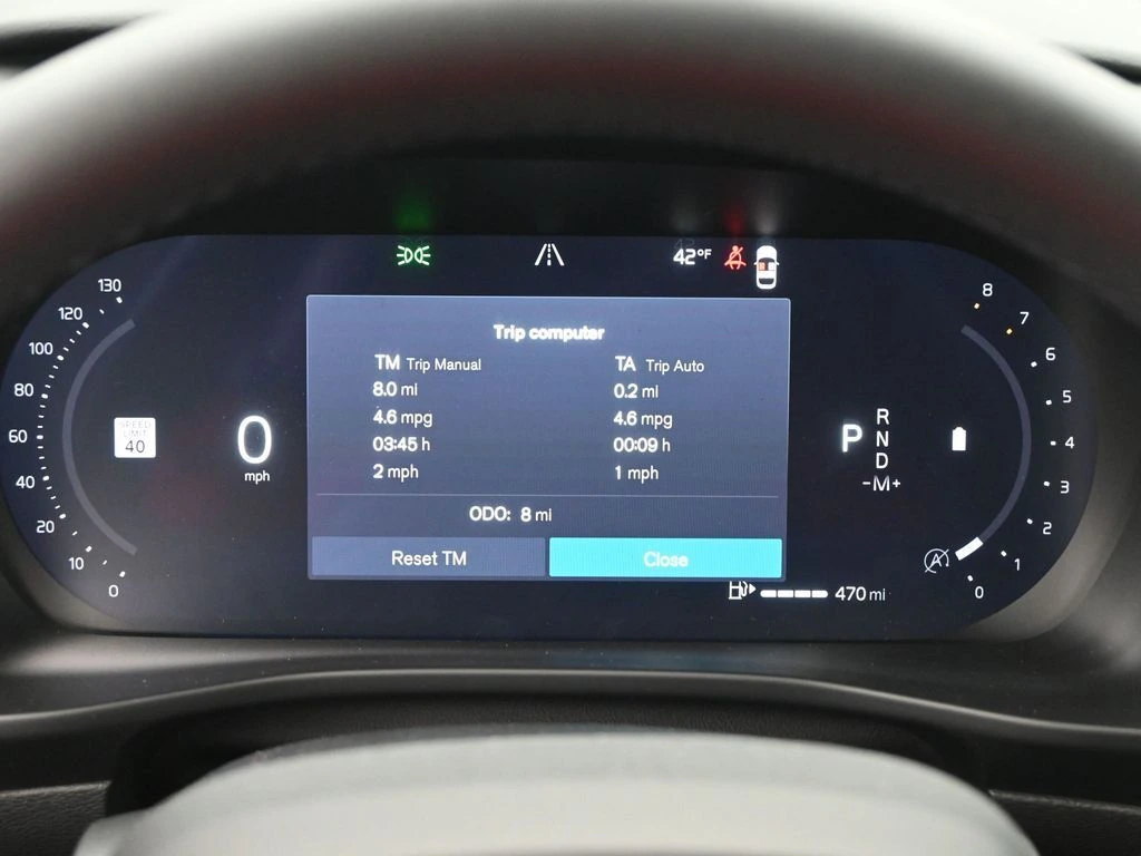 2026 Volvo - image 9