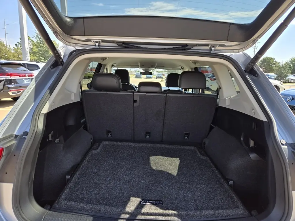 2024 Volkswagen Tiguan SE Wolfsburg Edition photo 14