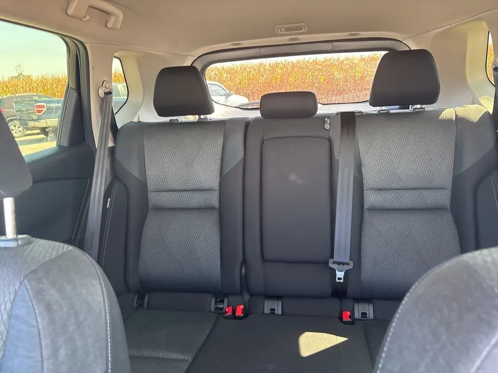 2024 Nissan Rogue SV photo 25