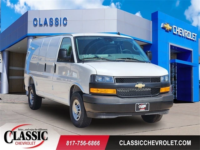 2025 Chevrolet Express 2500 Work Van HD's photo
