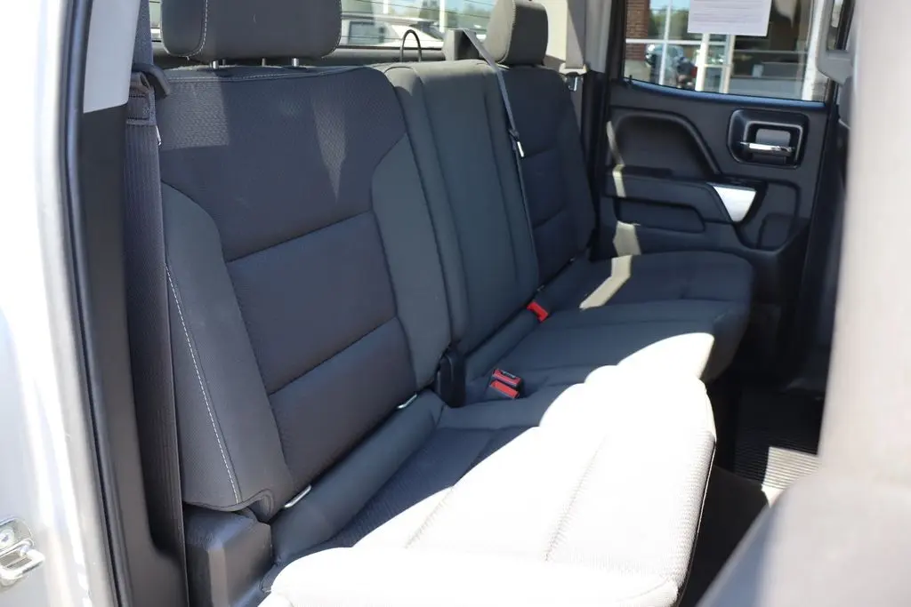 2015 Chevrolet Silverado LT photo 40