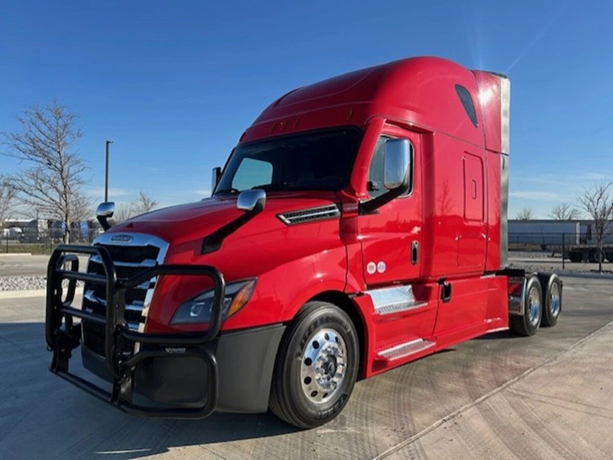 2025 Freightliner Cascadia - image 1