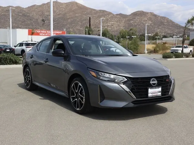 2025 Nissan Sentra SR's photo