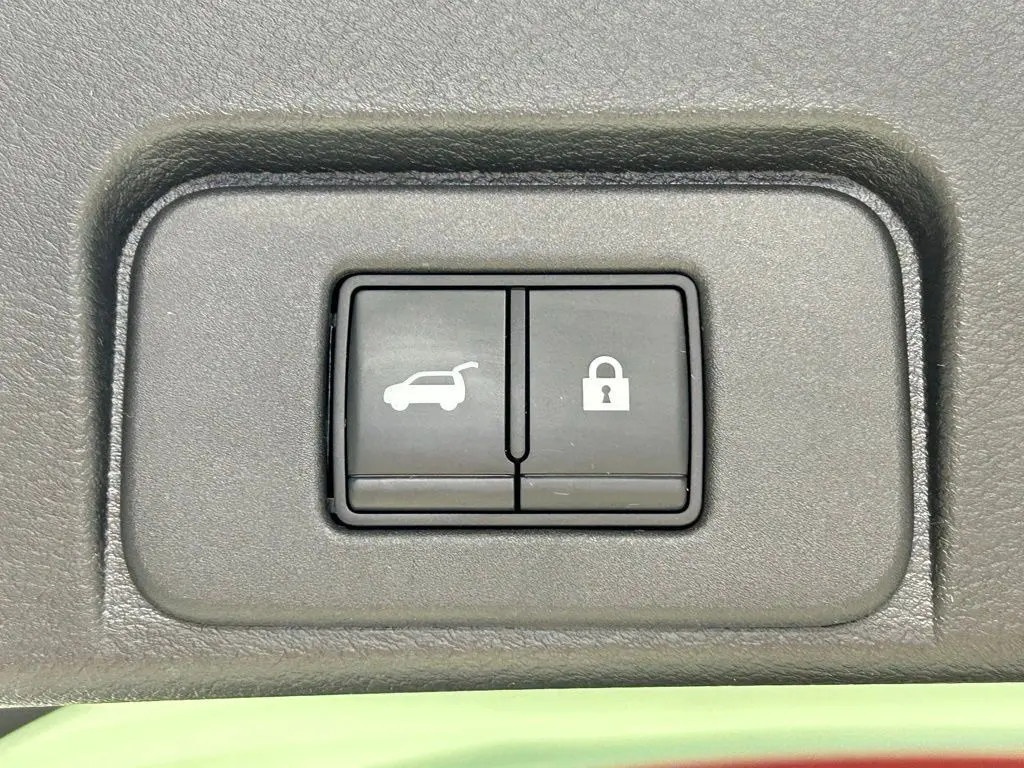 2022 Nissan Rogue SV photo 11