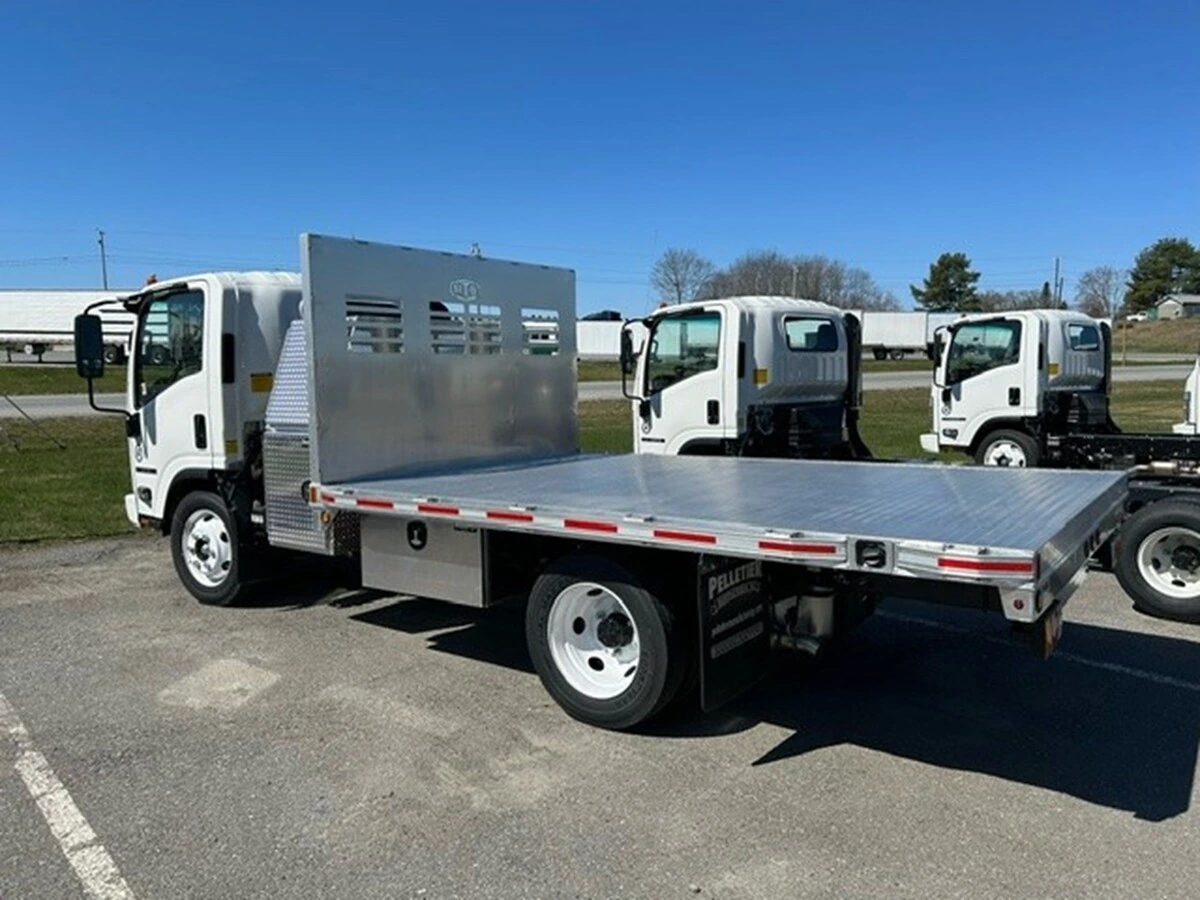 2024 Isuzu - image 5