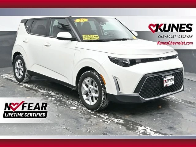 2025 Kia Soul LX's photo