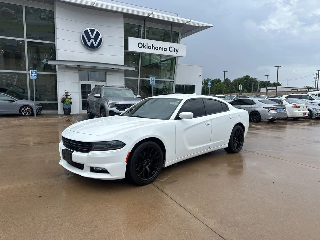 2016 Dodge Charger SXT's photo