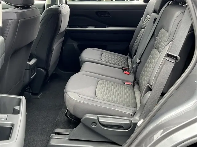 2025 Nissan Pathfinder S photo 19
