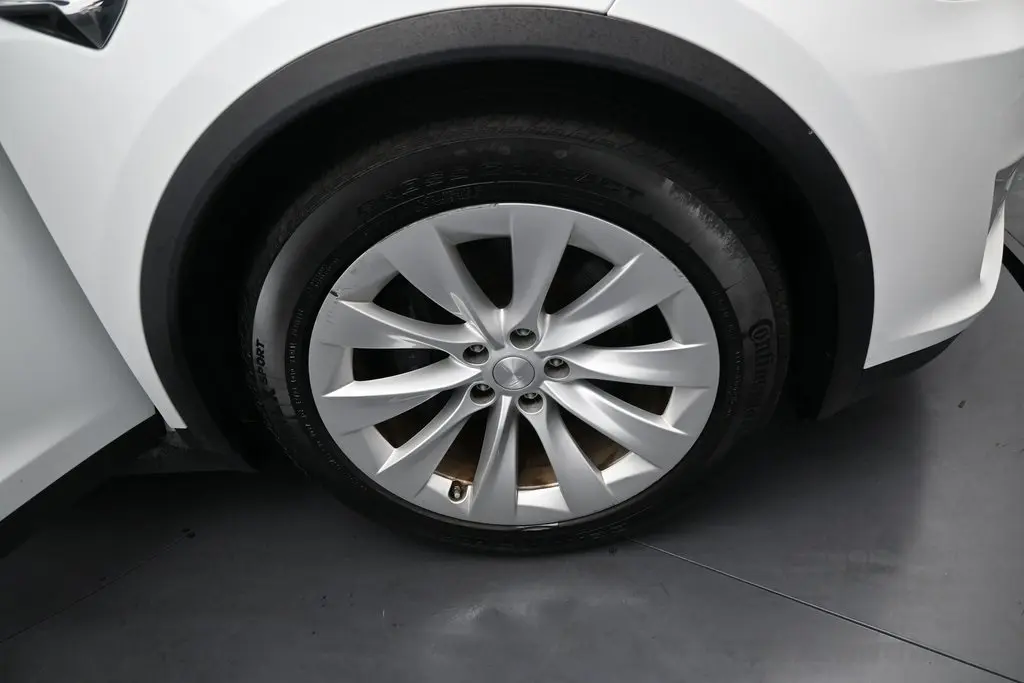 2019 Tesla Model X Long Range photo 44