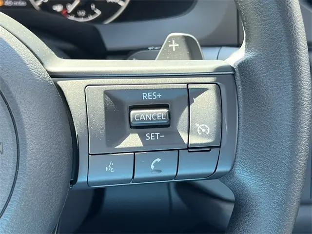 2025 Nissan Pathfinder S photo 13