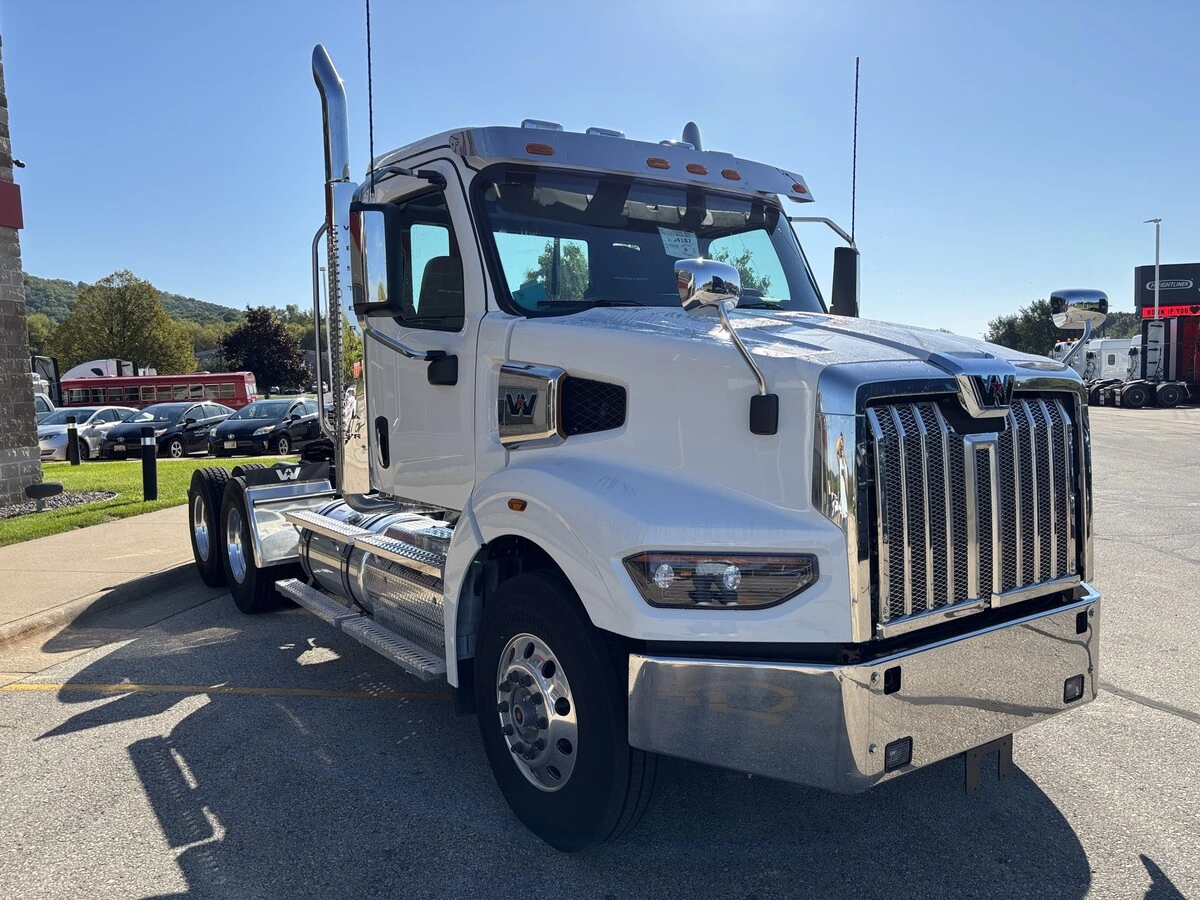 2027 Western Star 49X — photo 3