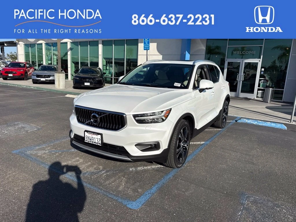 2020 Volvo XC40